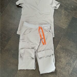 Womens scrubs